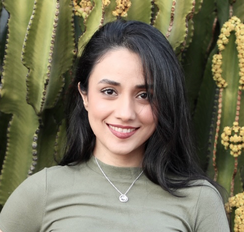 Dr. Elnaz Zyaee