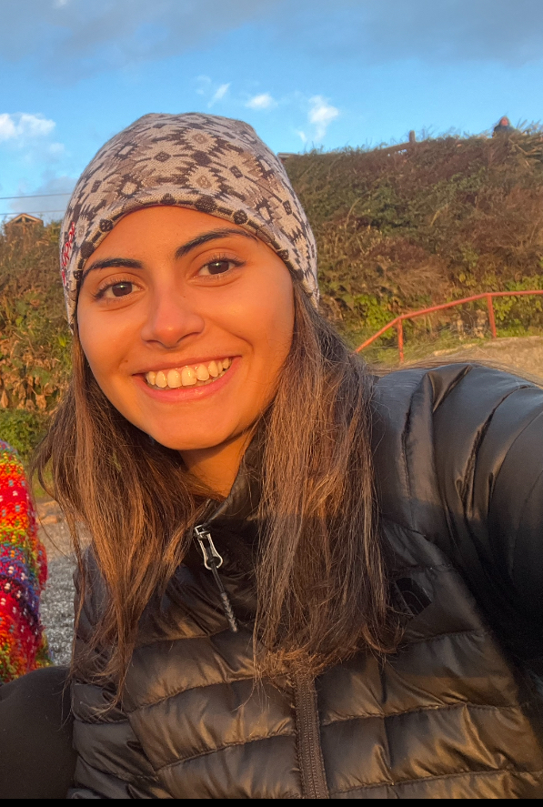  Fernanda Cabello